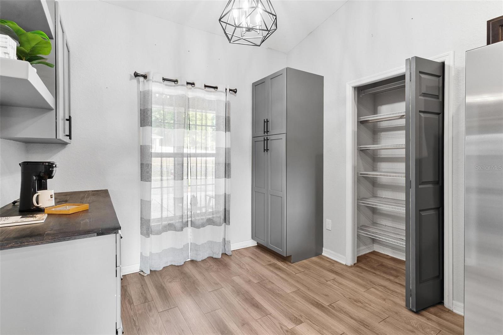 Image 18 of 48 For 326 Woodland Trail