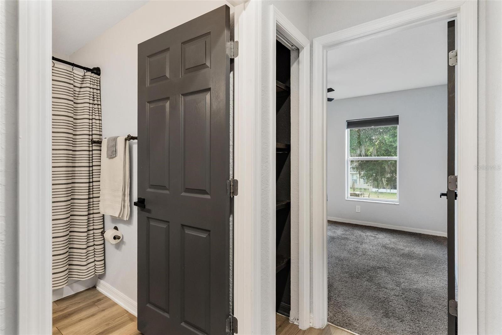 Image 27 of 48 For 326 Woodland Trail