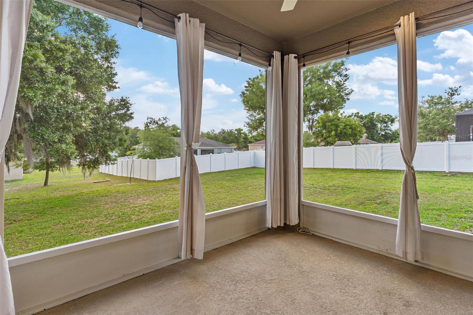 Image 37 of 48 For 326 Woodland Trail