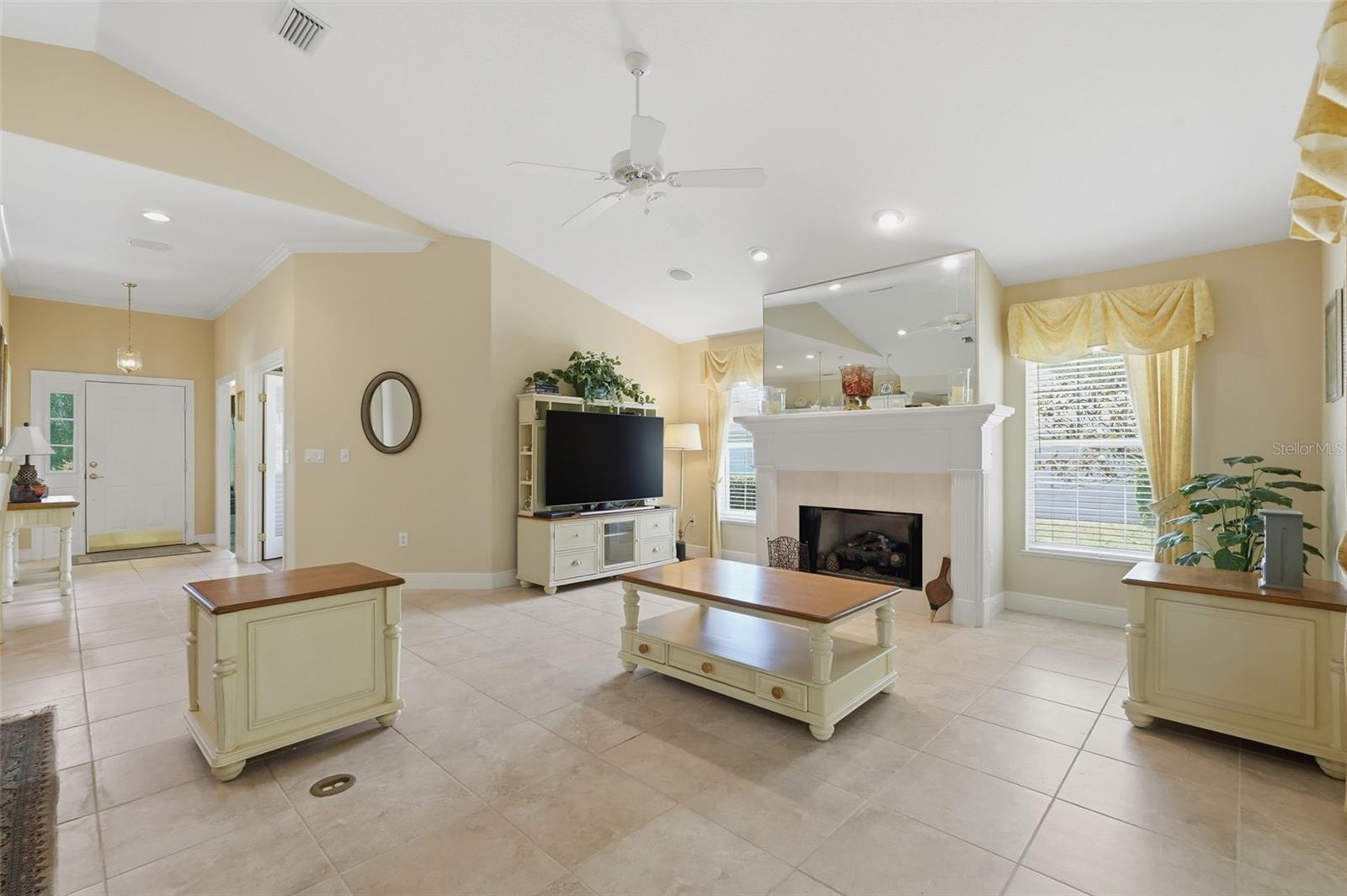 Image 11 of 42 For 5013 Harbor Heights