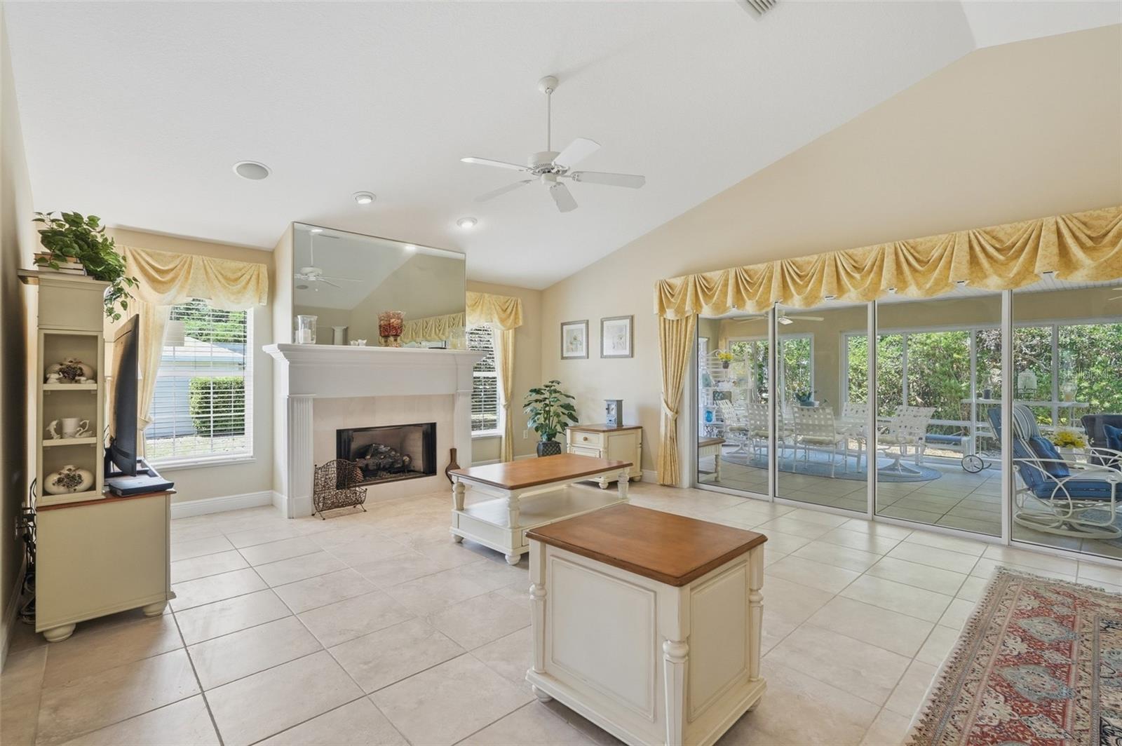 Image 12 of 42 For 5013 Harbor Heights