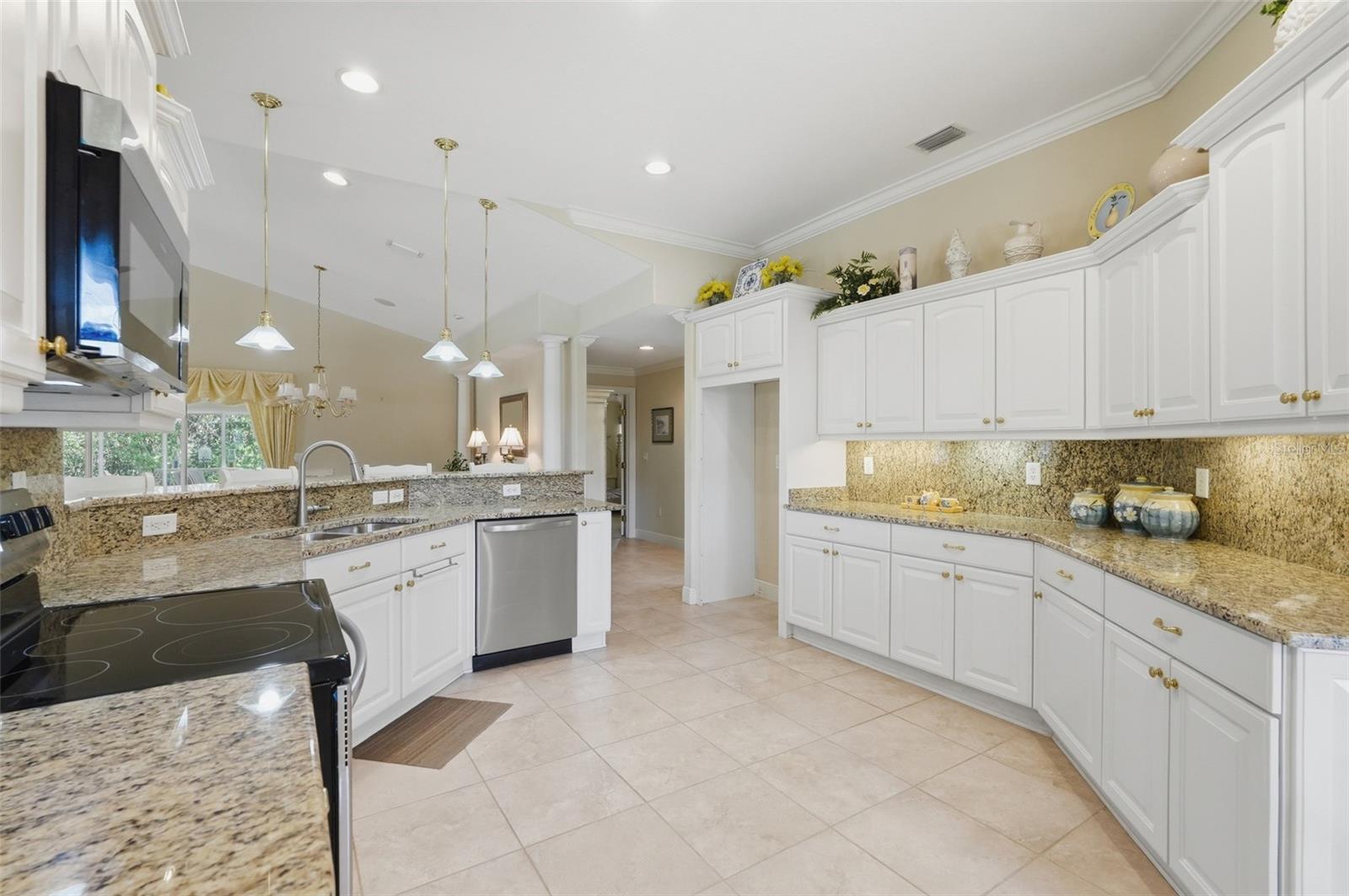 Image 19 of 42 For 5013 Harbor Heights