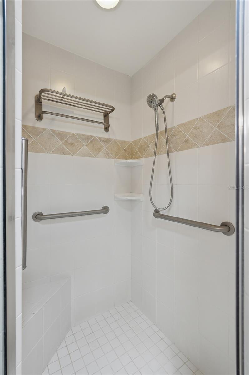 Image 27 of 42 For 5013 Harbor Heights