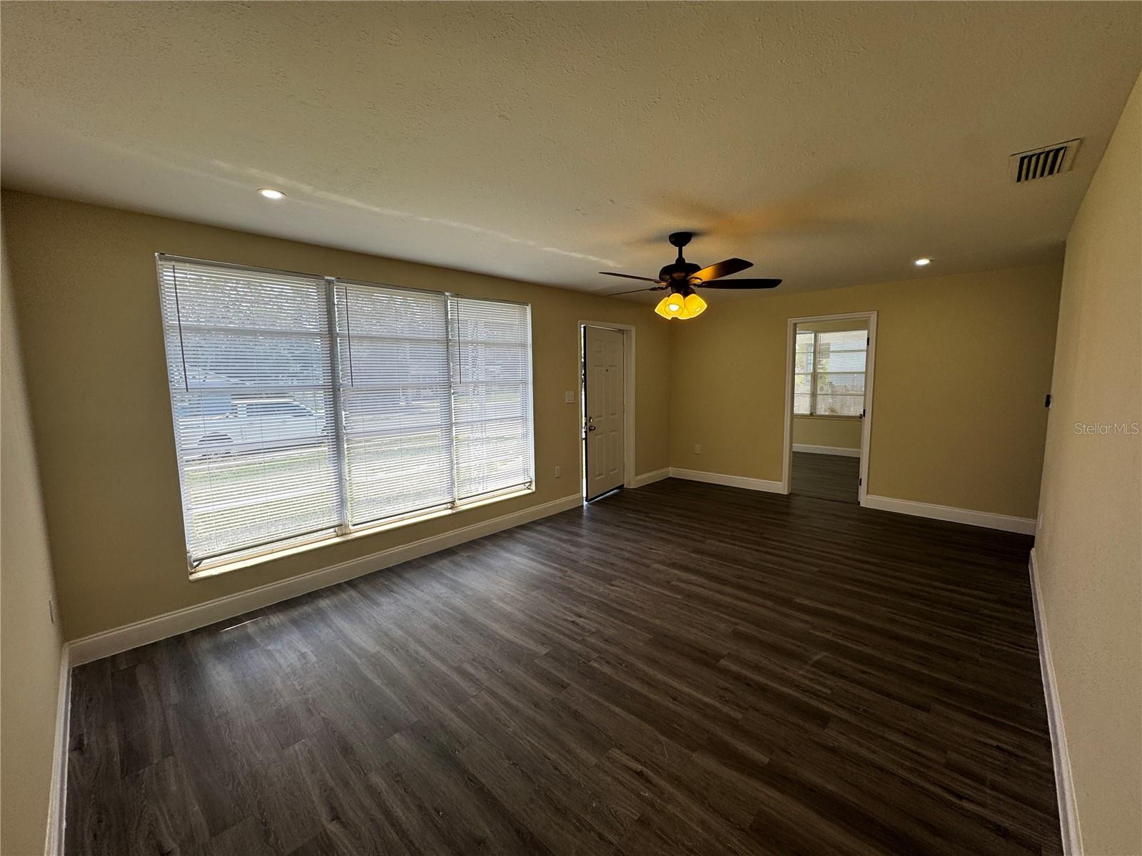Image 4 of 15 For 1610 Crest Avenue