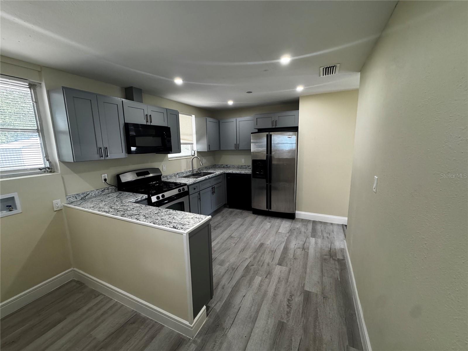 Image 6 of 15 For 1610 Crest Avenue