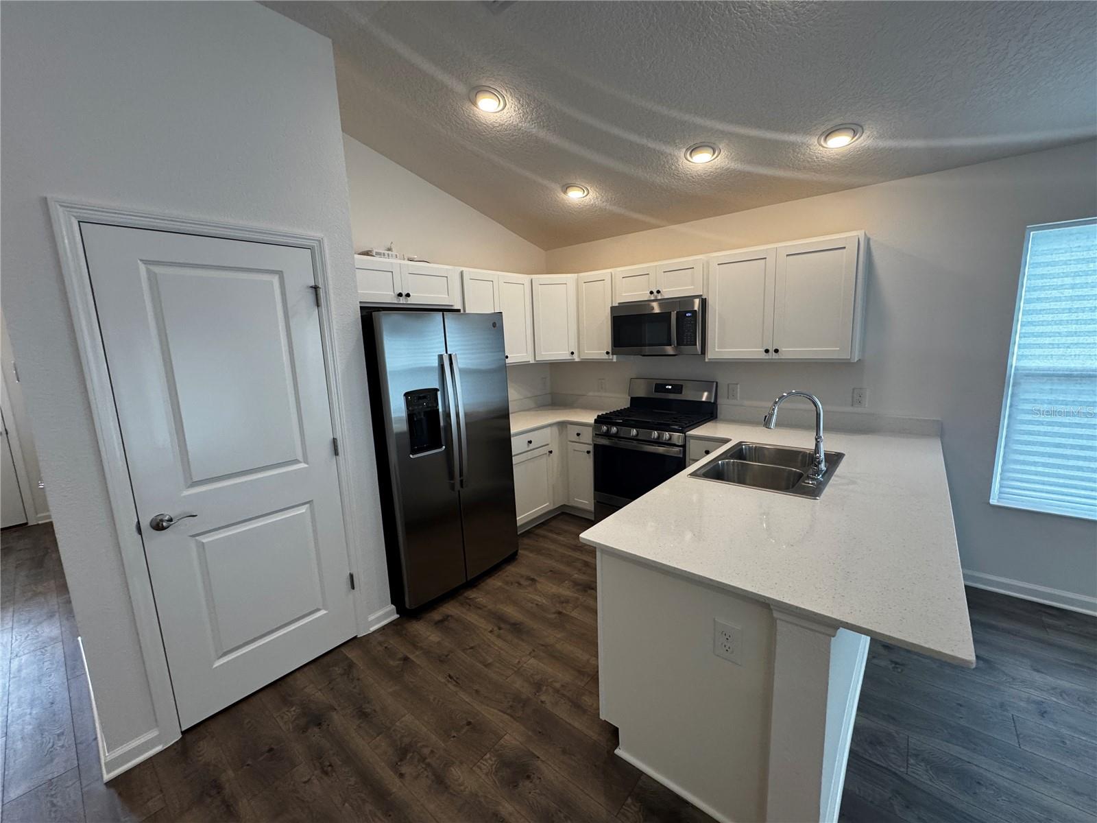 Image 3 of 13 For 6326 Magruder Way