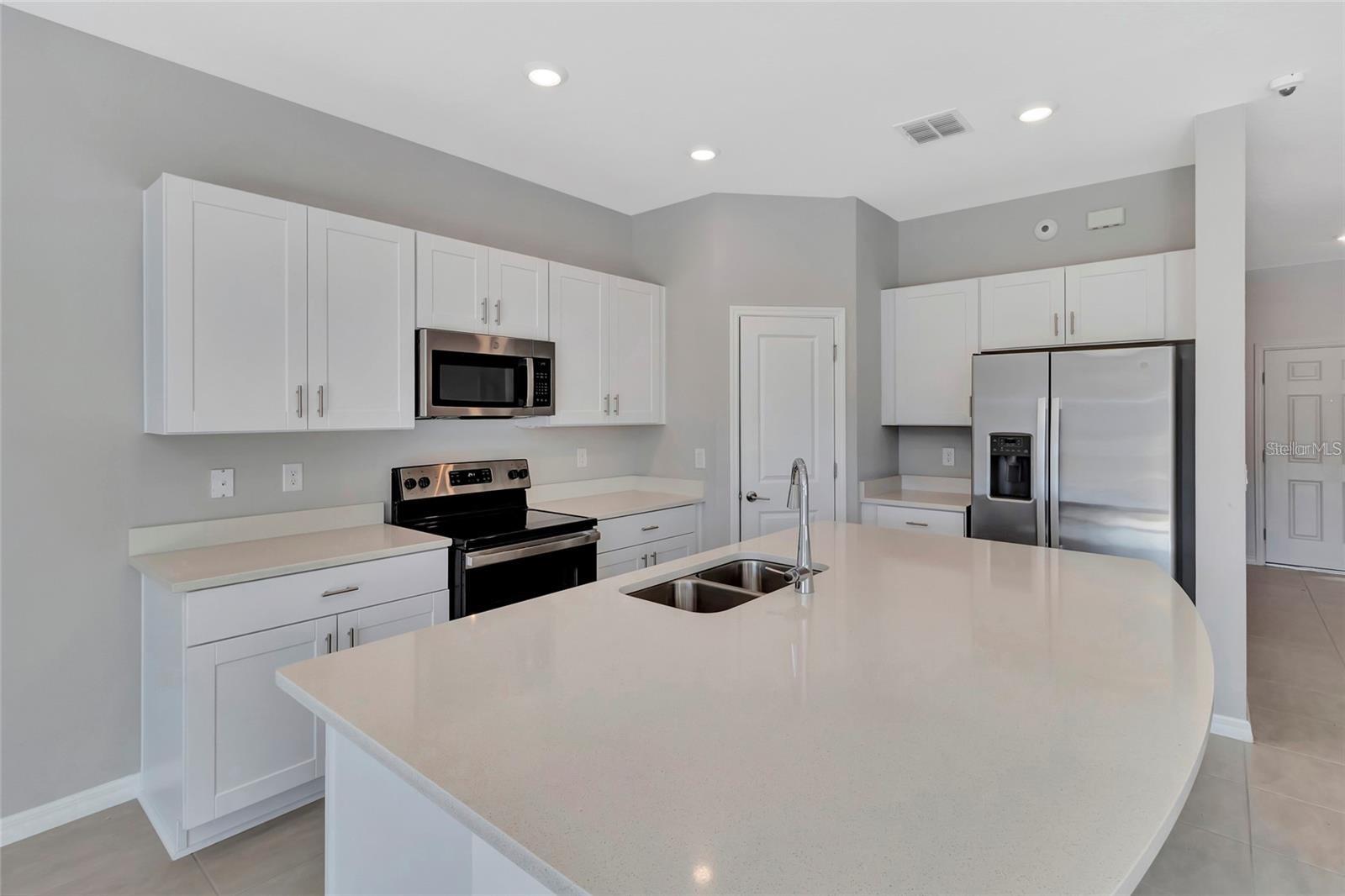 Image 5 of 41 For 2596 Penguin Boulevard