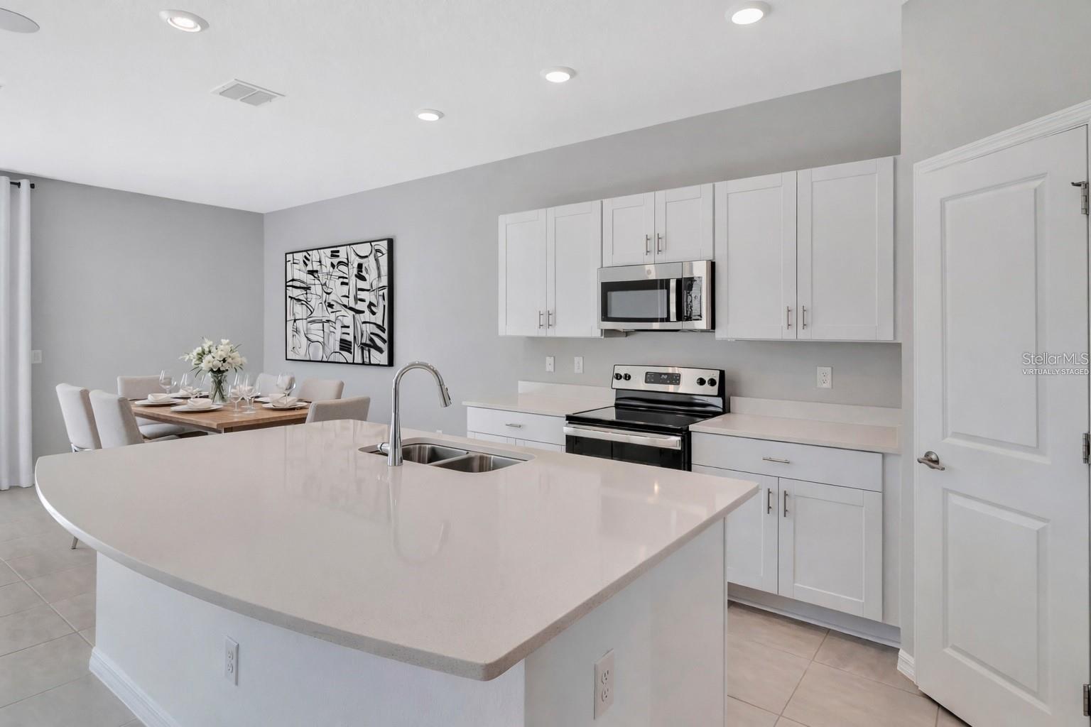 Image 8 of 41 For 2596 Penguin Boulevard