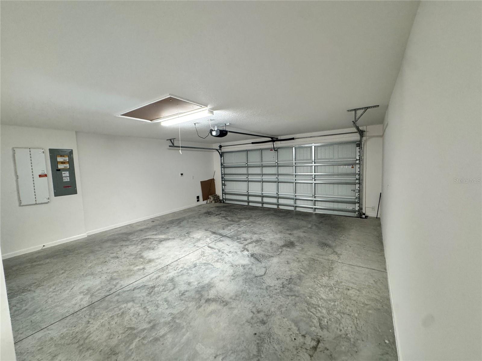 Image 17 of 21 For 854 Morley Avenue