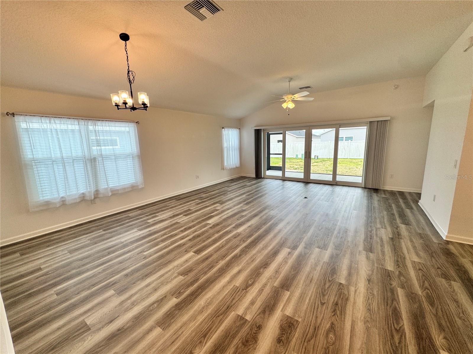 Image 5 of 21 For 854 Morley Avenue