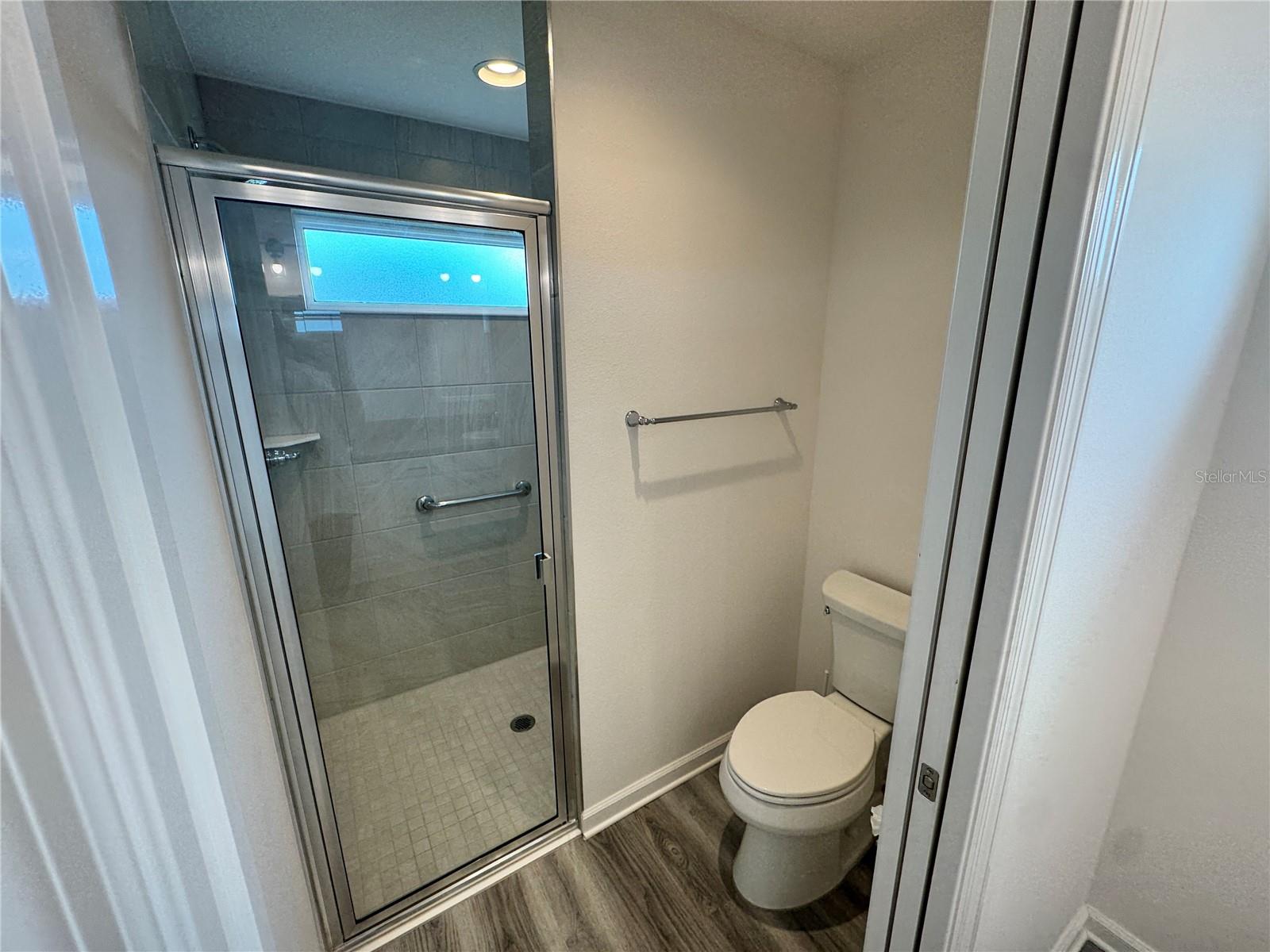 Image 8 of 21 For 854 Morley Avenue