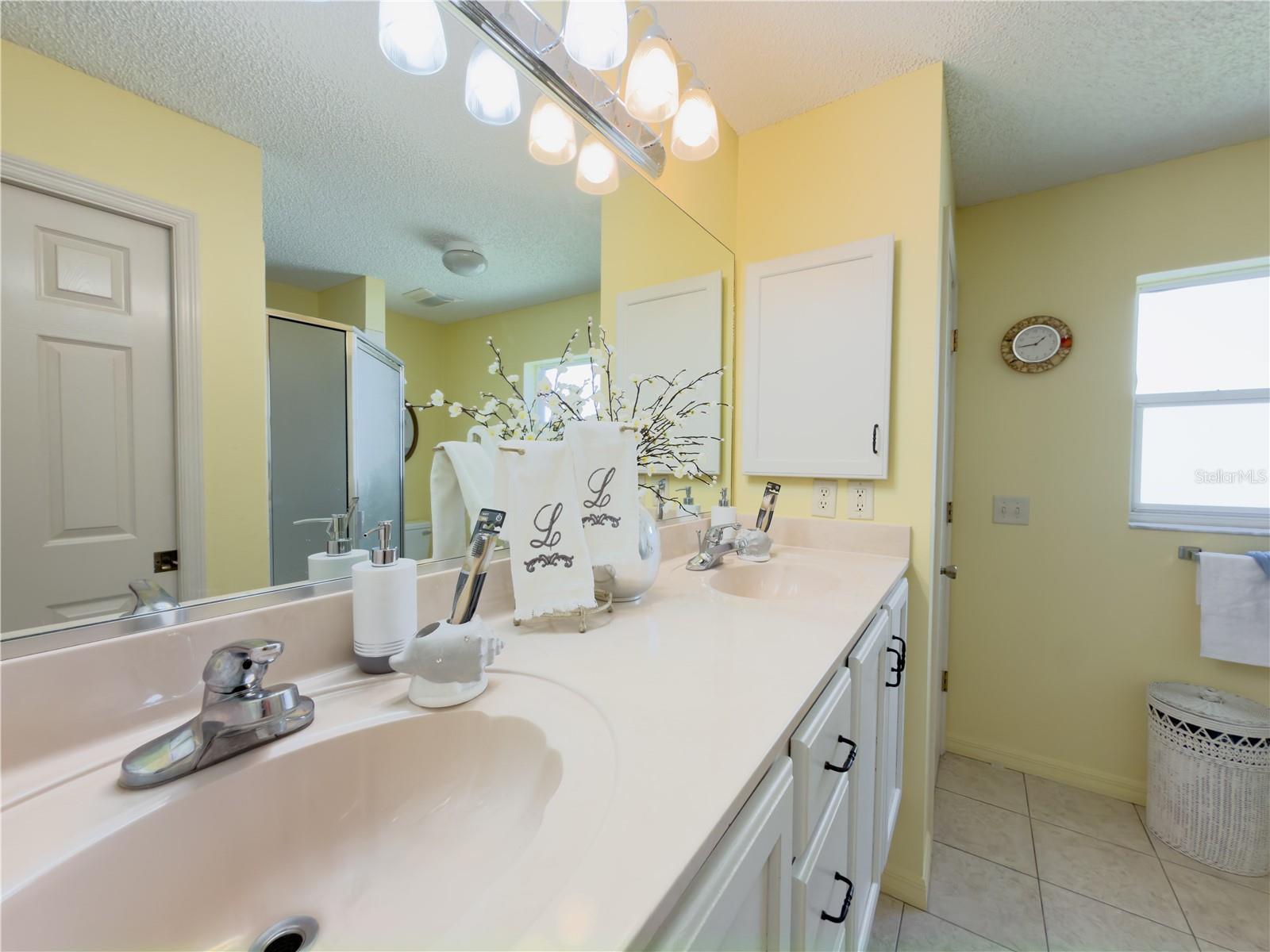Image 21 of 25 For 3064 Maywood Court