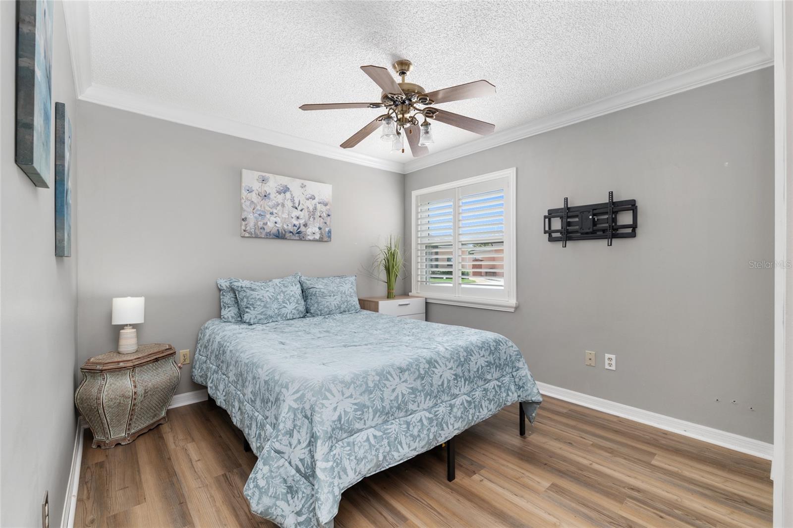 Image 31 of 45 For 963 Avalon Avenue