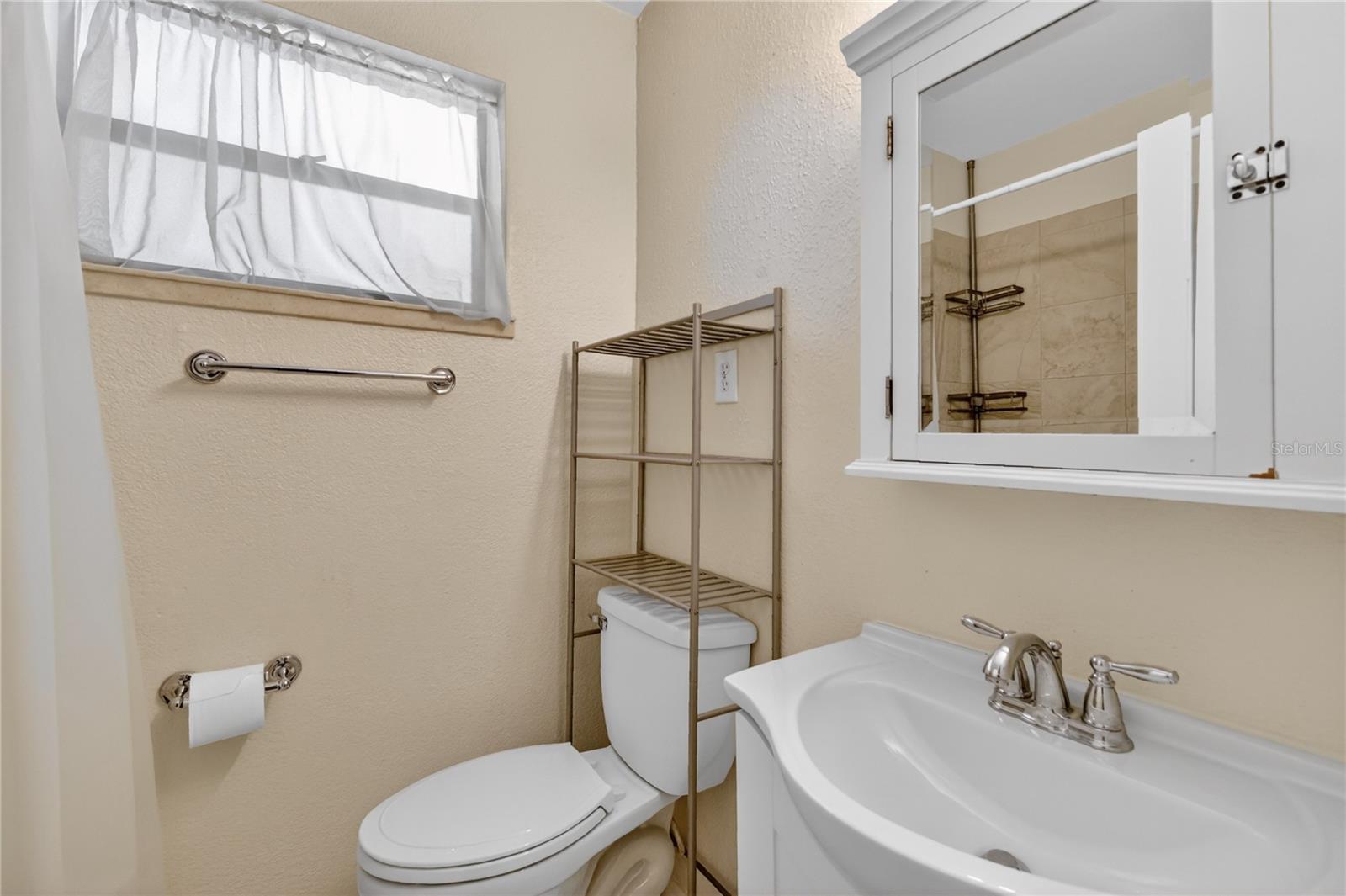 Image 35 of 45 For 706 Mission Drive