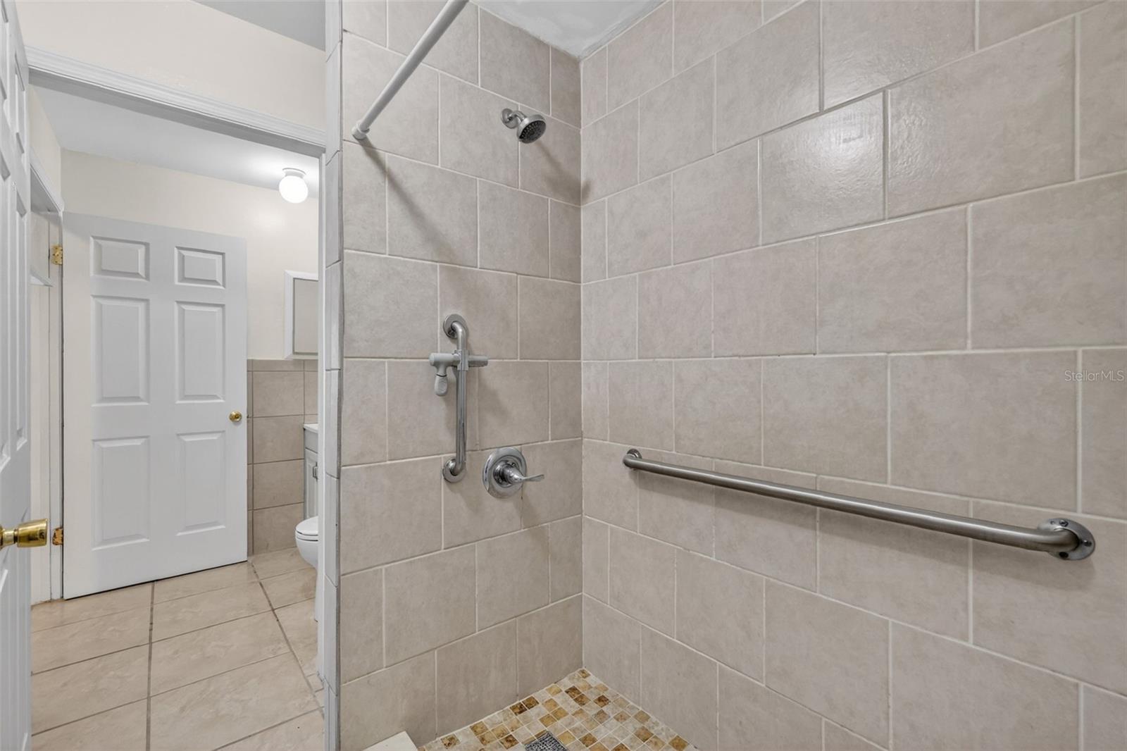 Image 23 of 34 For 610 Palmetto Drive