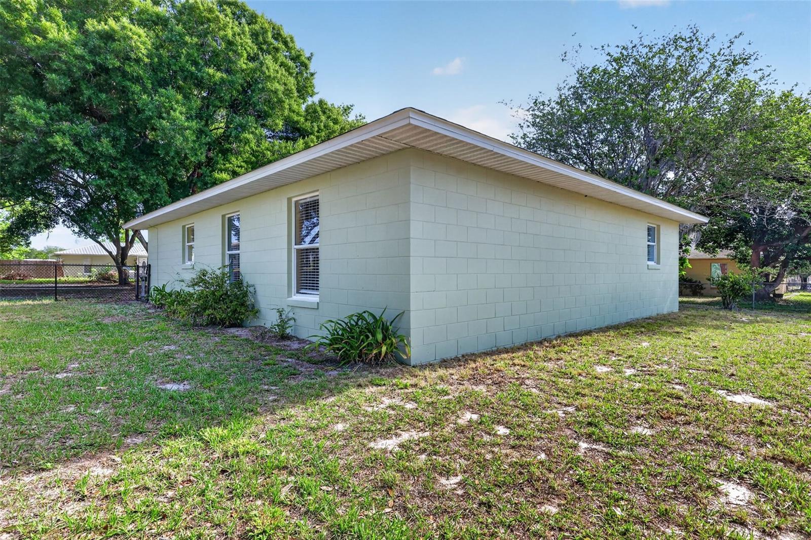 Image 27 of 34 For 610 Palmetto Drive