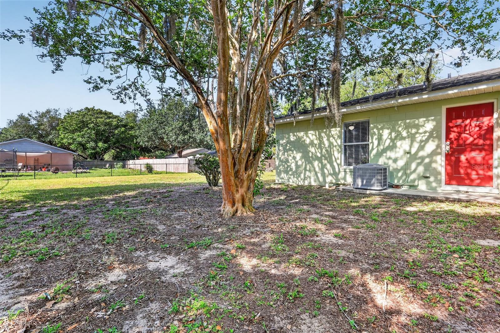 Image 5 of 34 For 610 Palmetto Drive