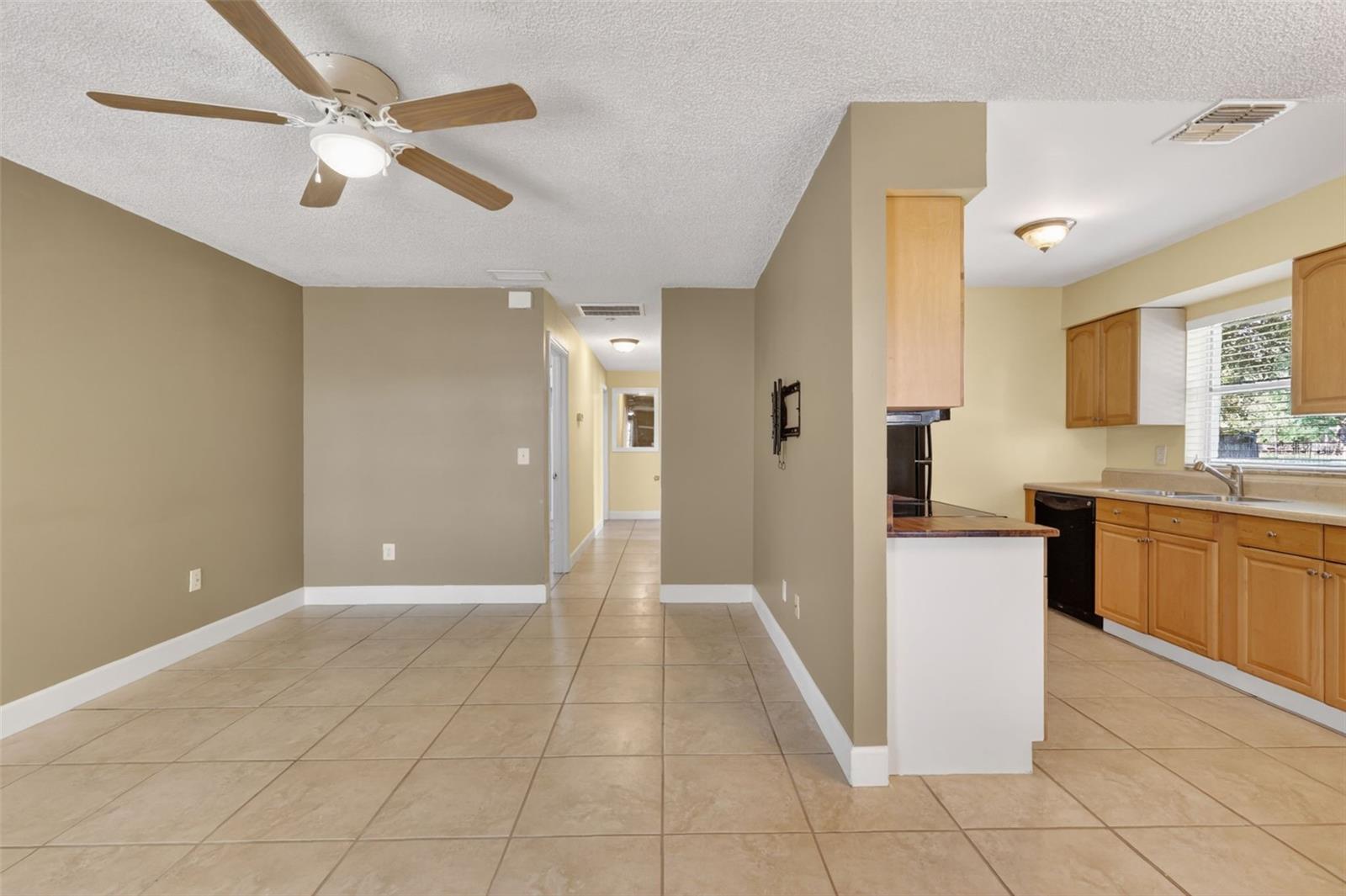 Image 8 of 34 For 610 Palmetto Drive