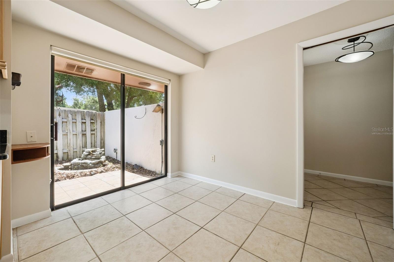 Image 11 of 44 For 424 Knoll Tree Lane