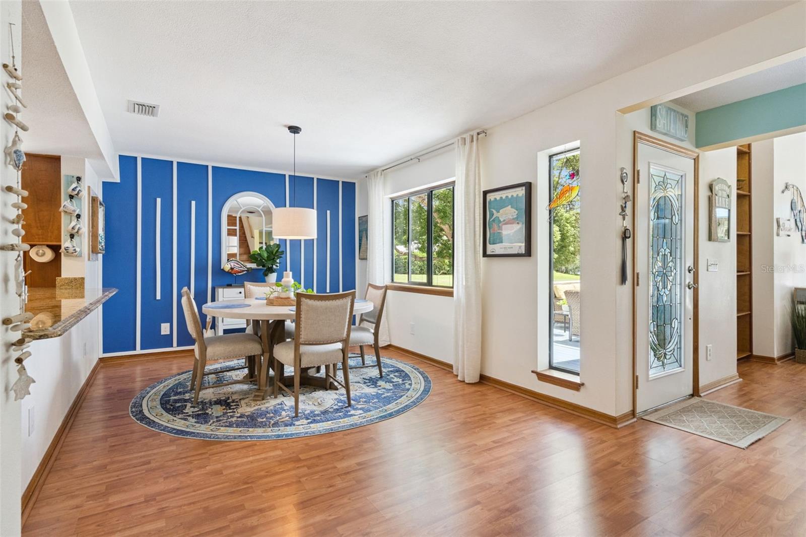 Image 17 of 72 For 10400 Lake Louisa Road