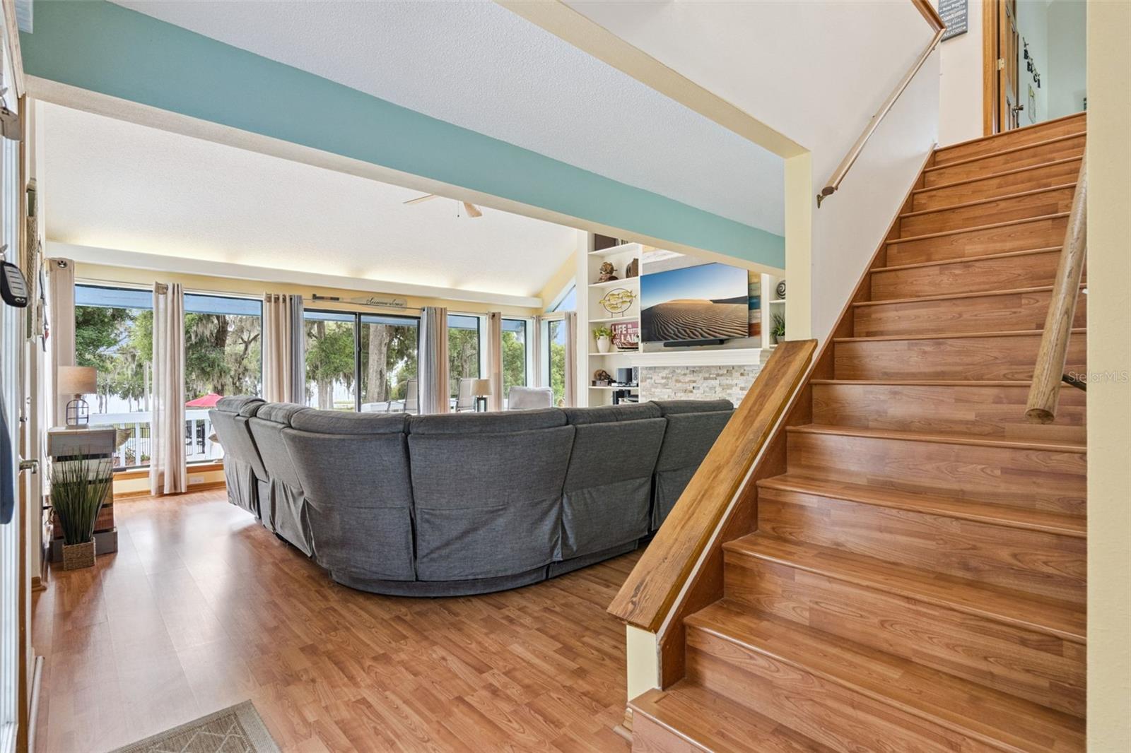 Image 20 of 72 For 10400 Lake Louisa Road