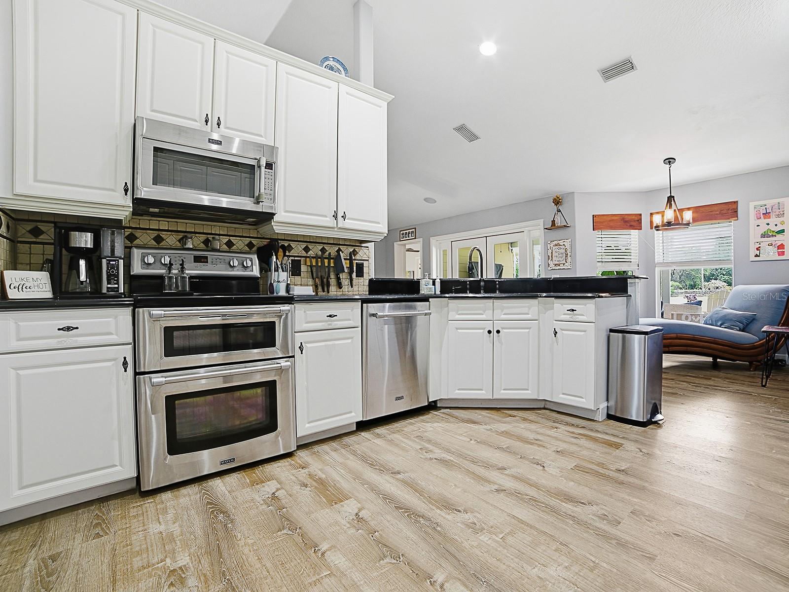 Image 11 of 44 For 7817 Laurel View Drive