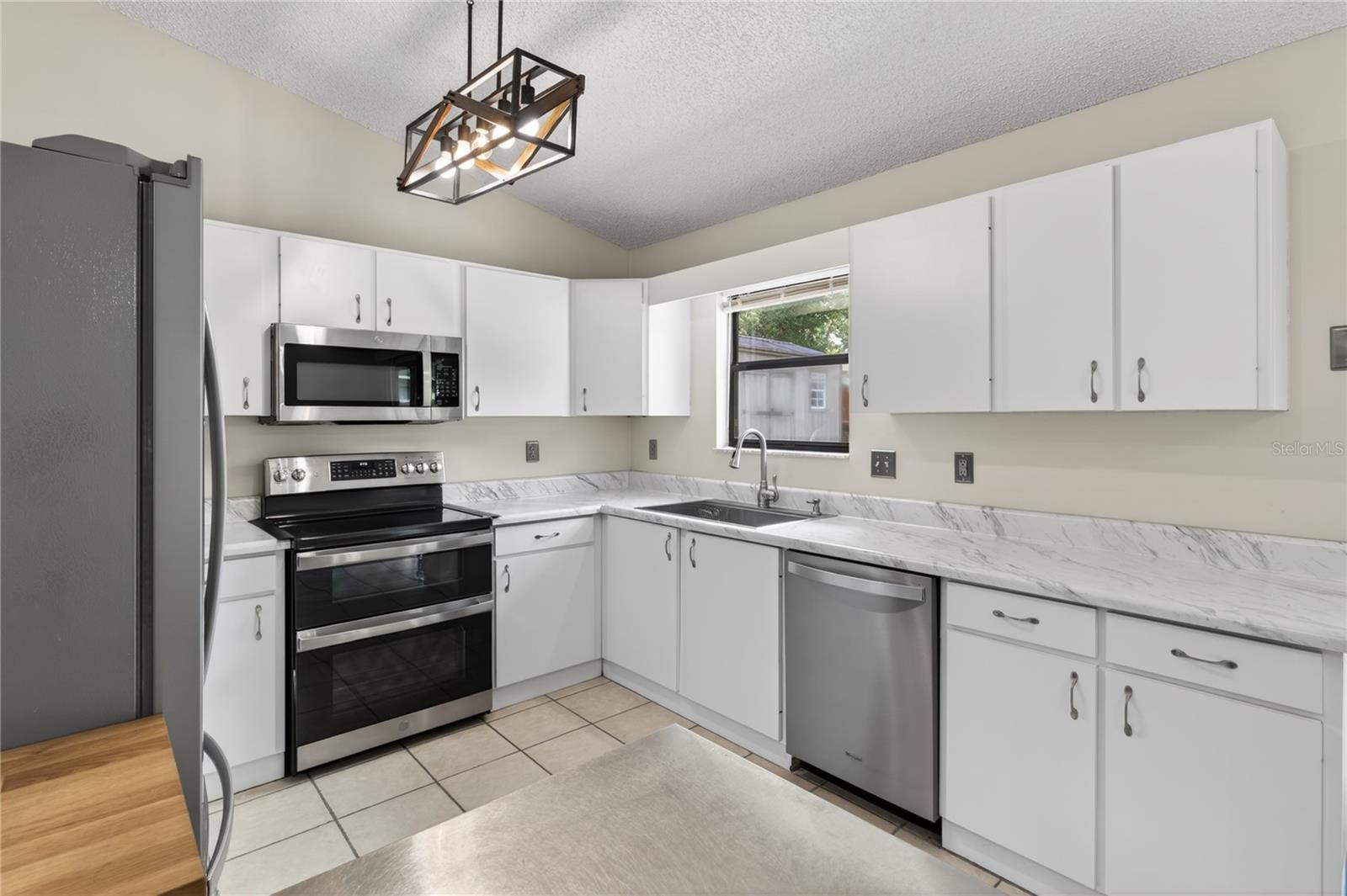 Image 13 of 46 For 25302 Glen Eagles St