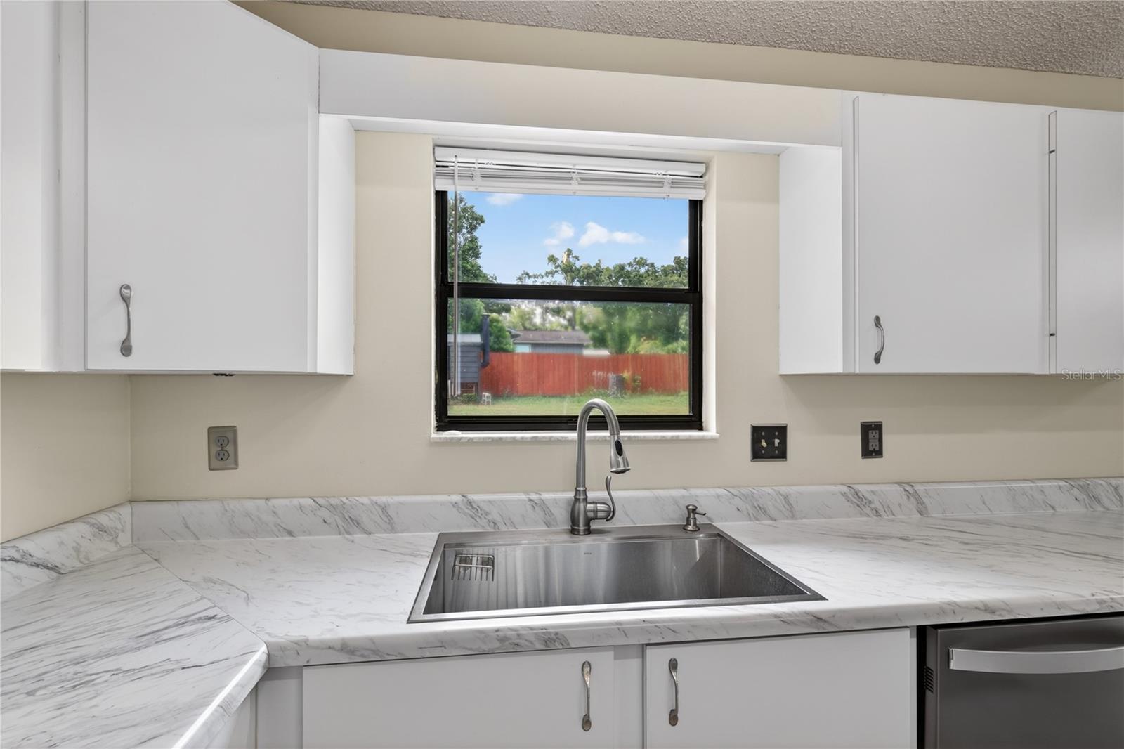 Image 15 of 46 For 25302 Glen Eagles St