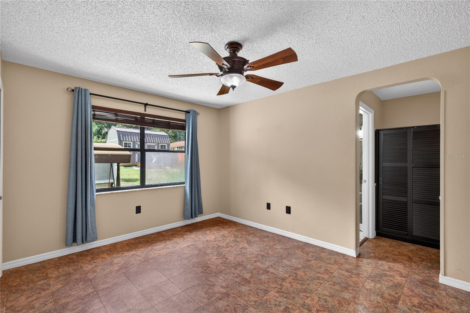 Image 17 of 46 For 25302 Glen Eagles St