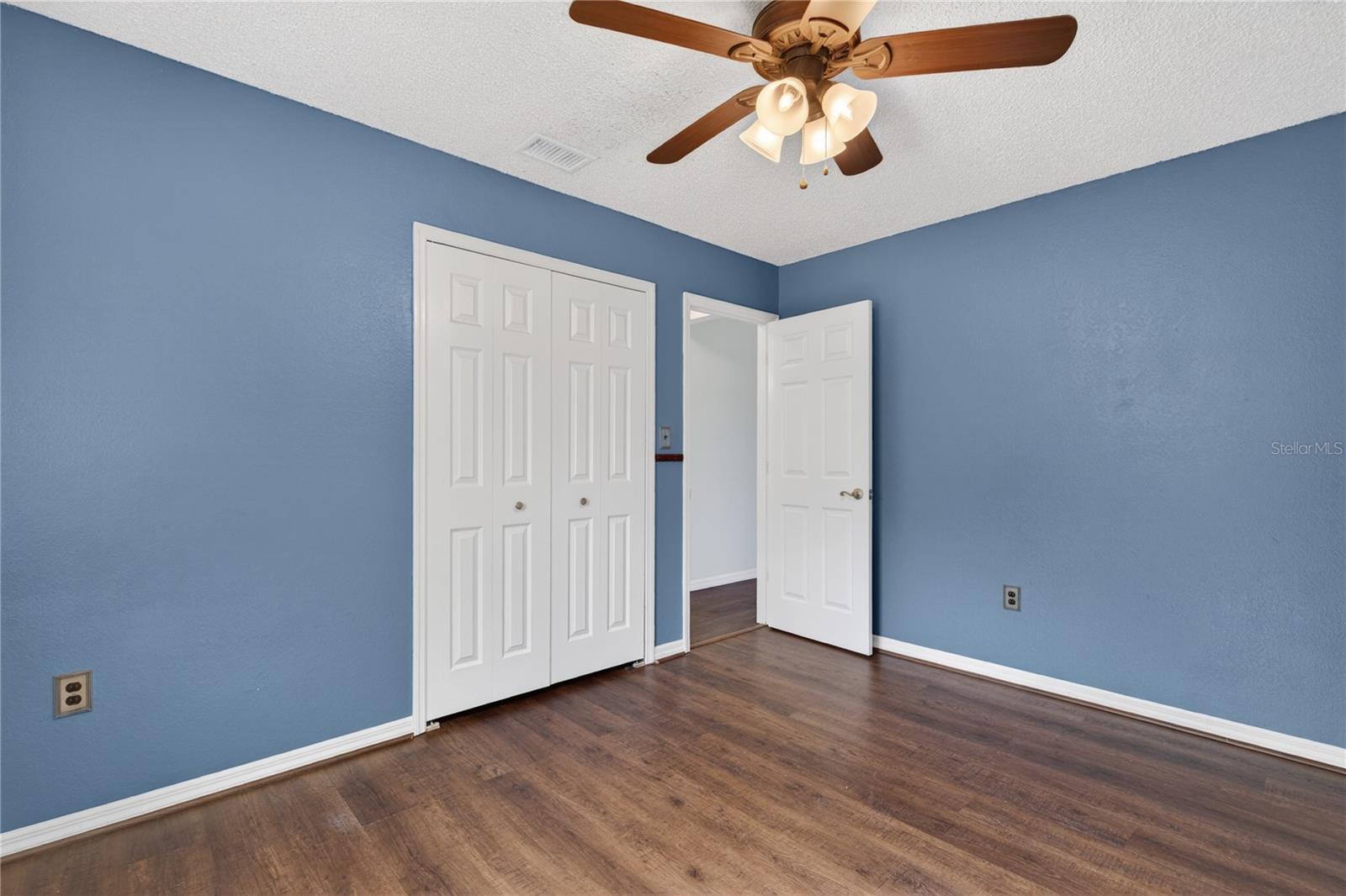 Image 22 of 46 For 25302 Glen Eagles St