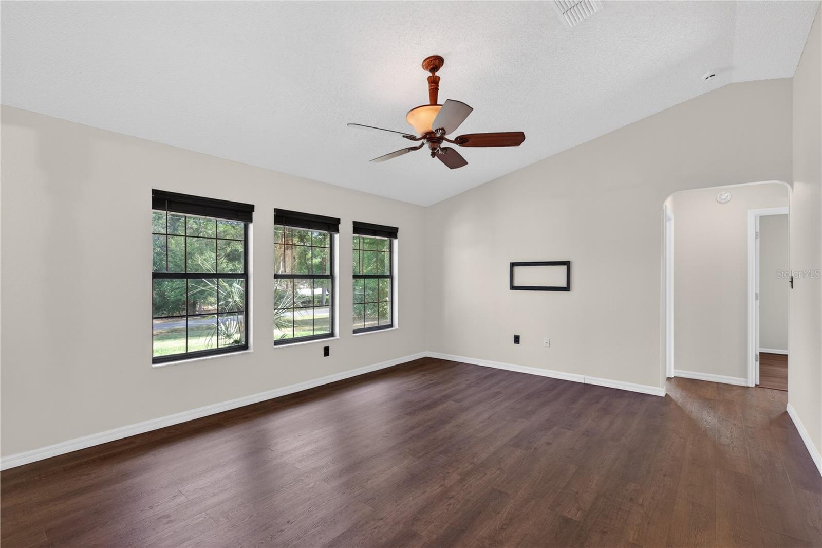 Image 7 of 46 For 25302 Glen Eagles St