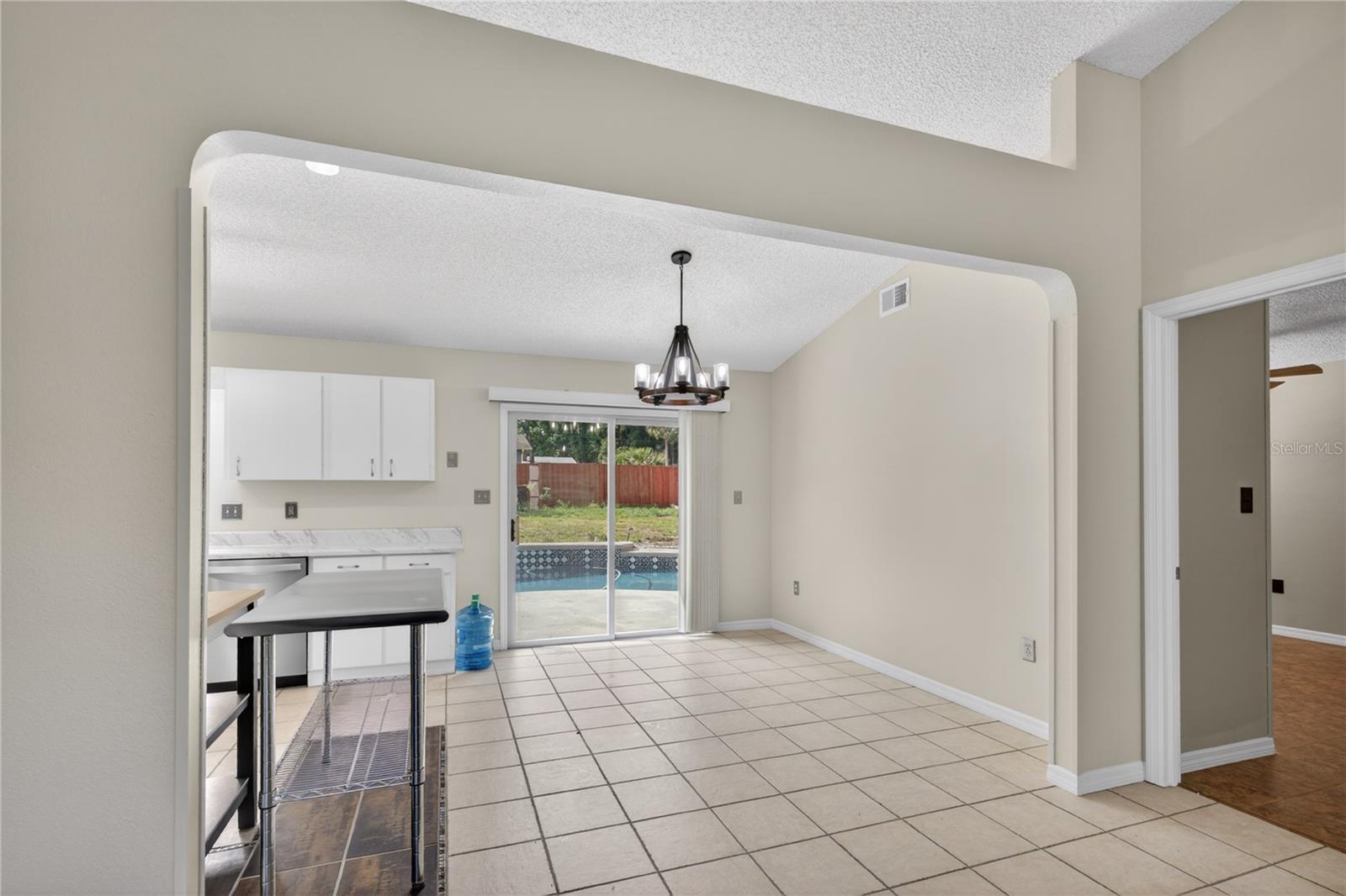 Image 9 of 46 For 25302 Glen Eagles St