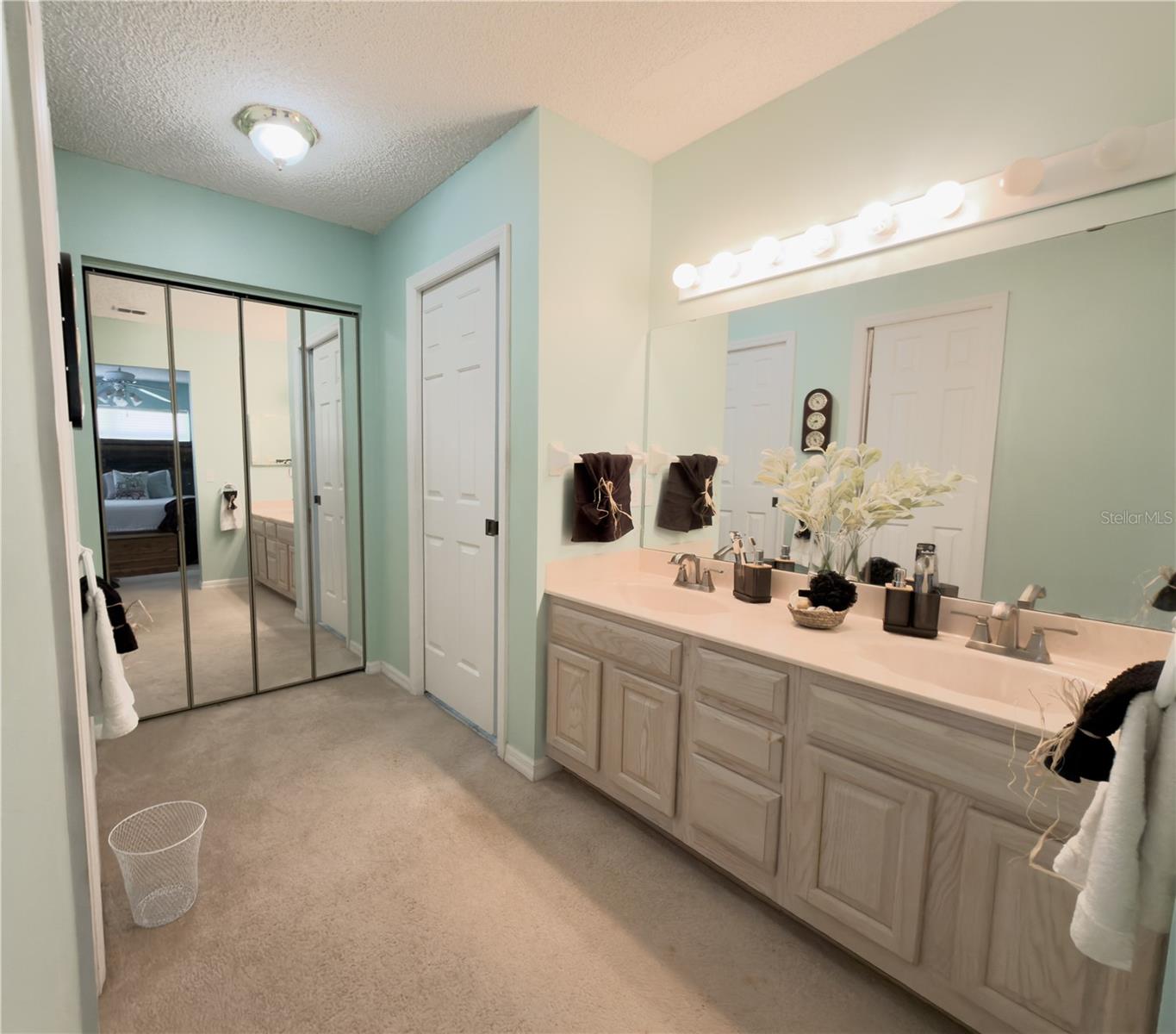 Image 26 of 37 For 32676 Oak Park Drive