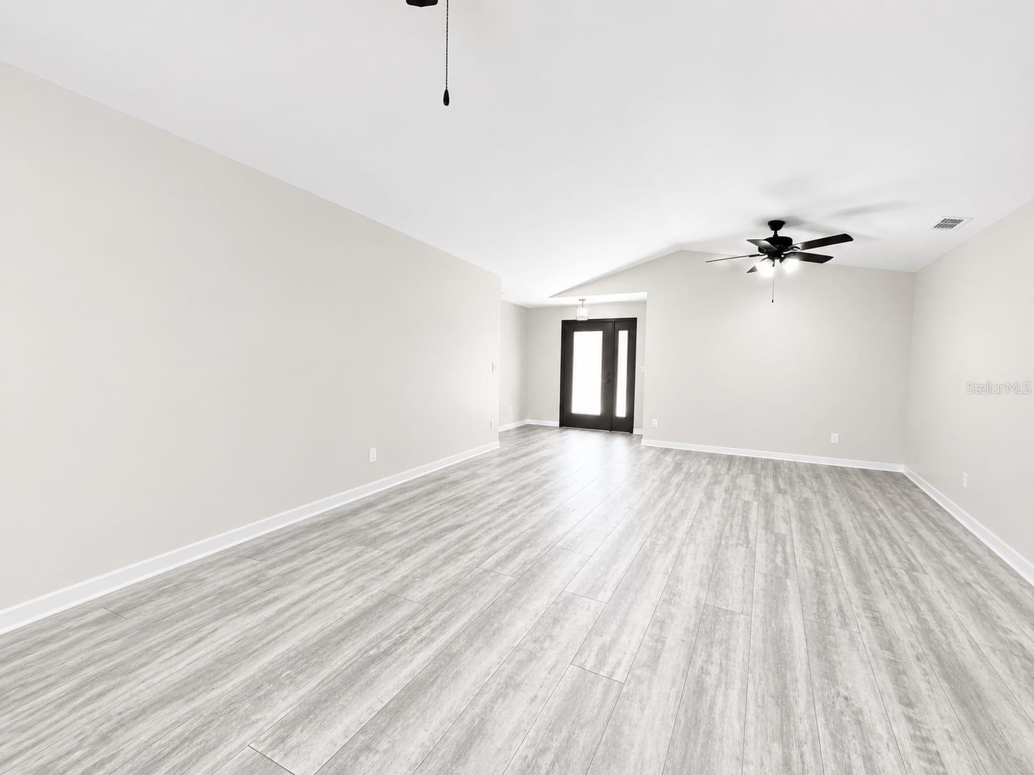 Image 7 of 37 For 32676 Oak Park Drive