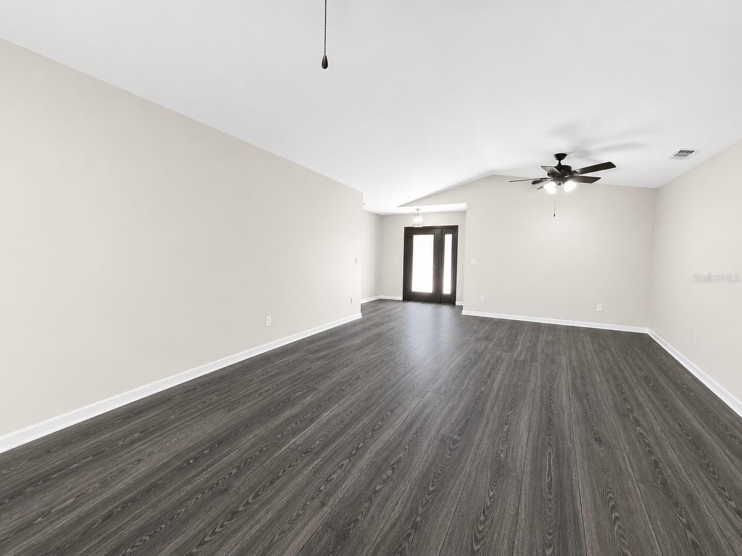 Image 9 of 37 For 32676 Oak Park Drive