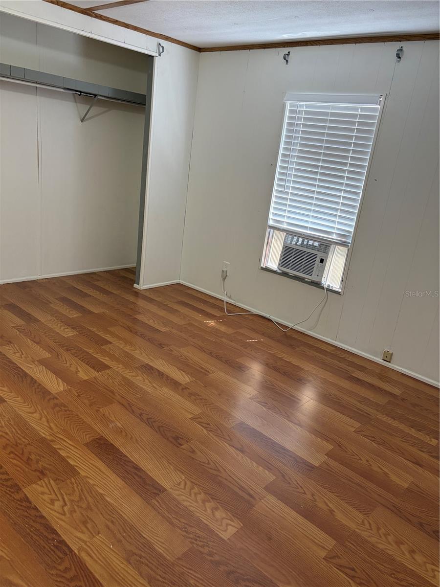 Image 10 of 14 For 16819 Bay Avenue