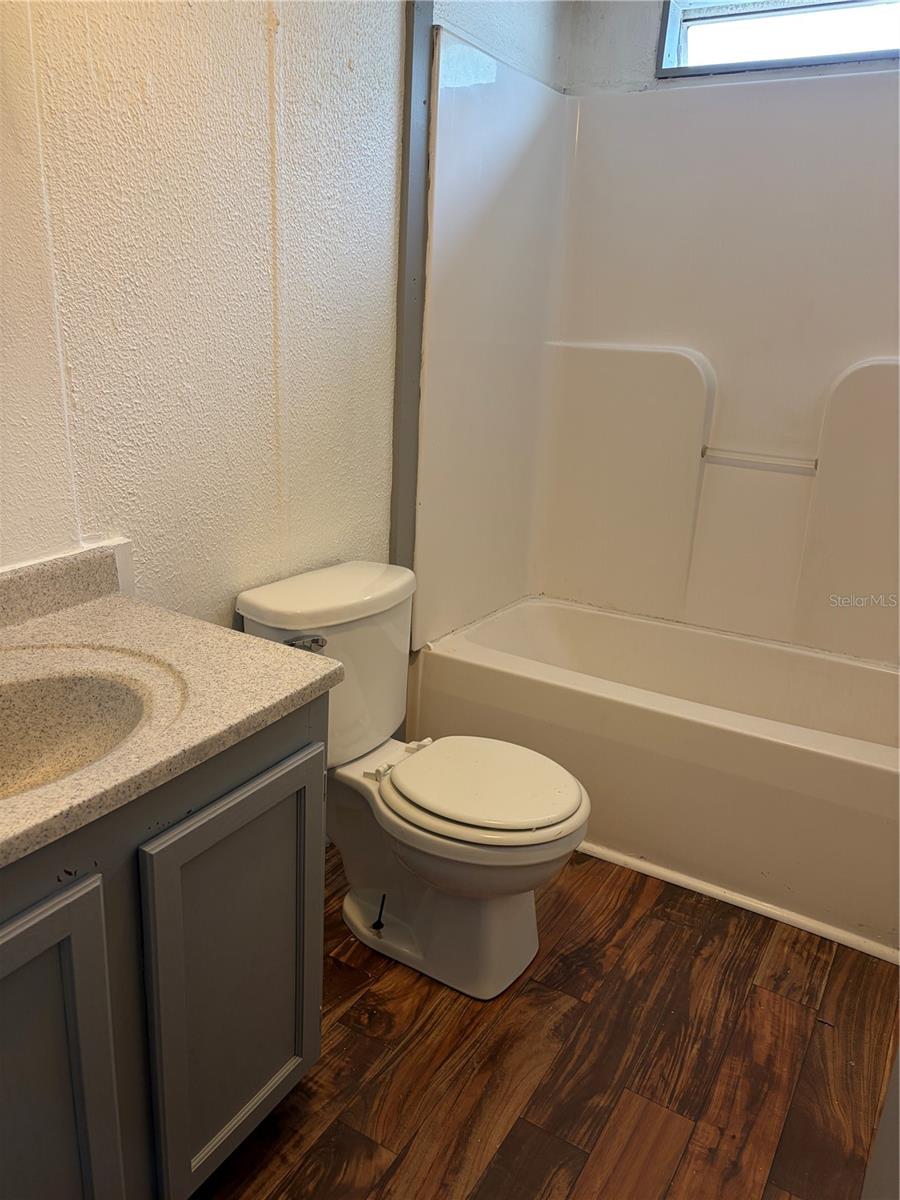 Image 9 of 14 For 16819 Bay Avenue