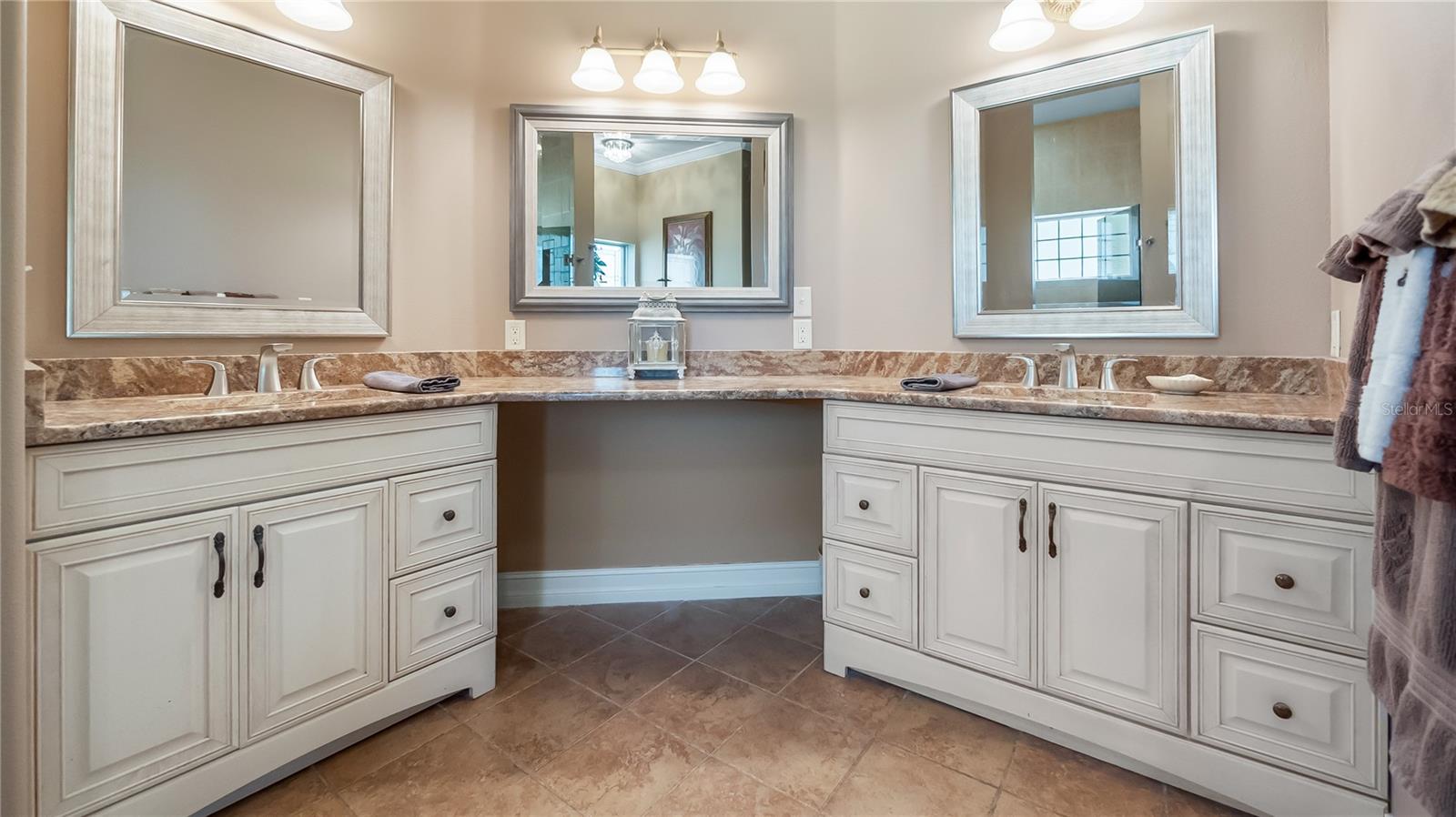 Image 25 of 48 For 21328 Marsh View Court