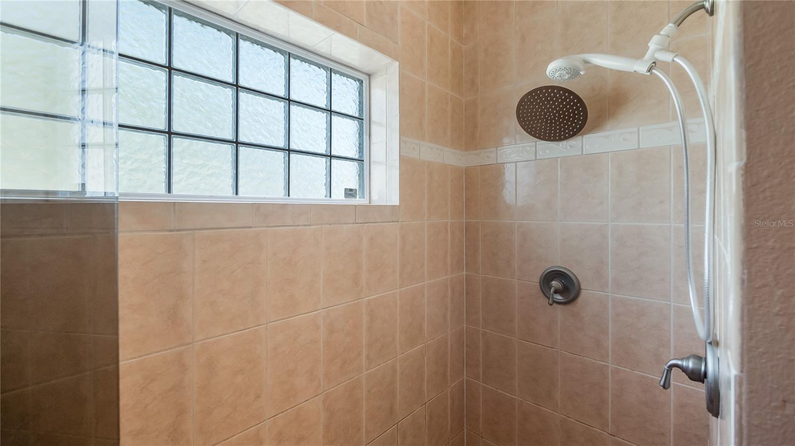Image 26 of 48 For 21328 Marsh View Court