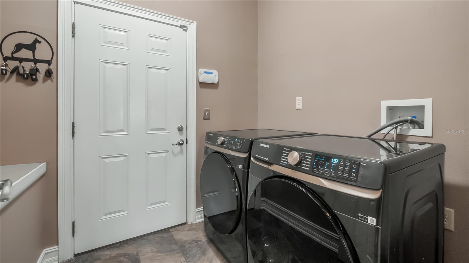 Image 36 of 48 For 21328 Marsh View Court