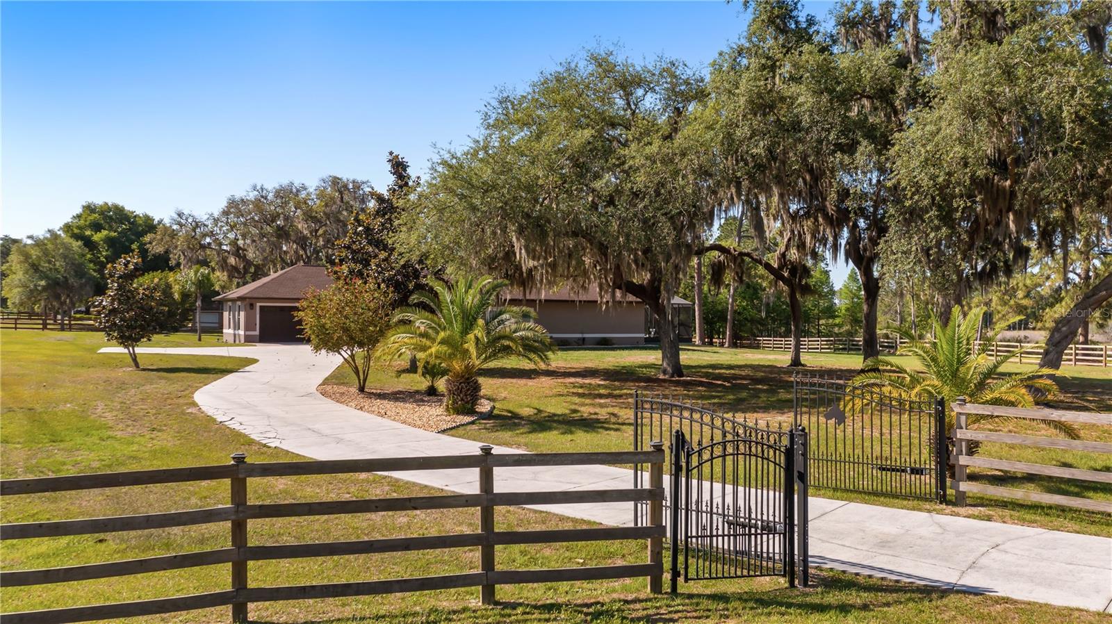 Image 4 of 48 For 21328 Marsh View Court