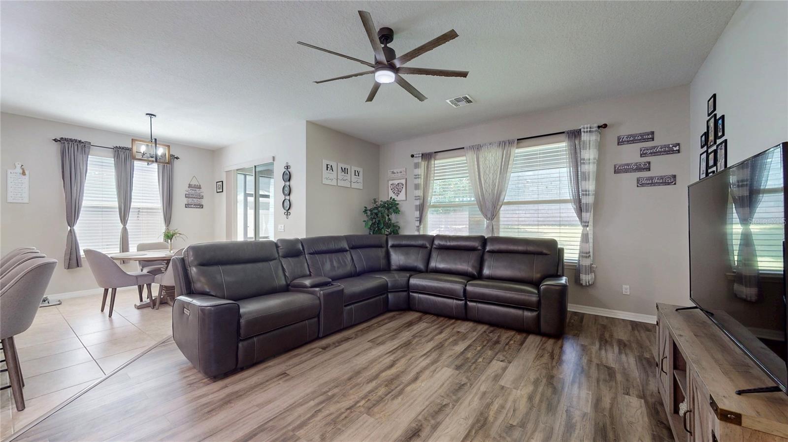 Image 3 of 55 For 1403 Cabot Drive