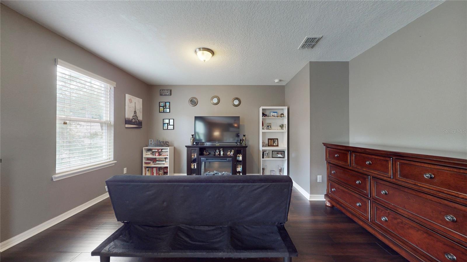 Image 43 of 55 For 1403 Cabot Drive
