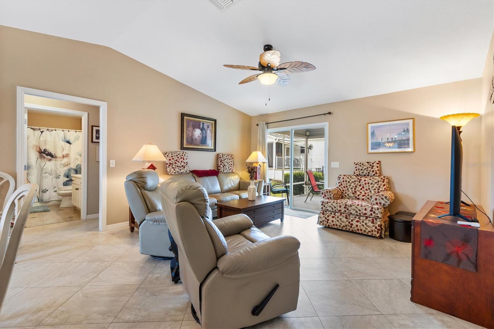 Image 11 of 42 For 470 Oboe Way