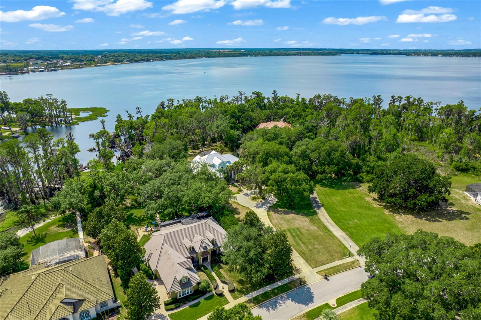 Listing photo id 3 for 11610 Osprey Pointe Boulevard