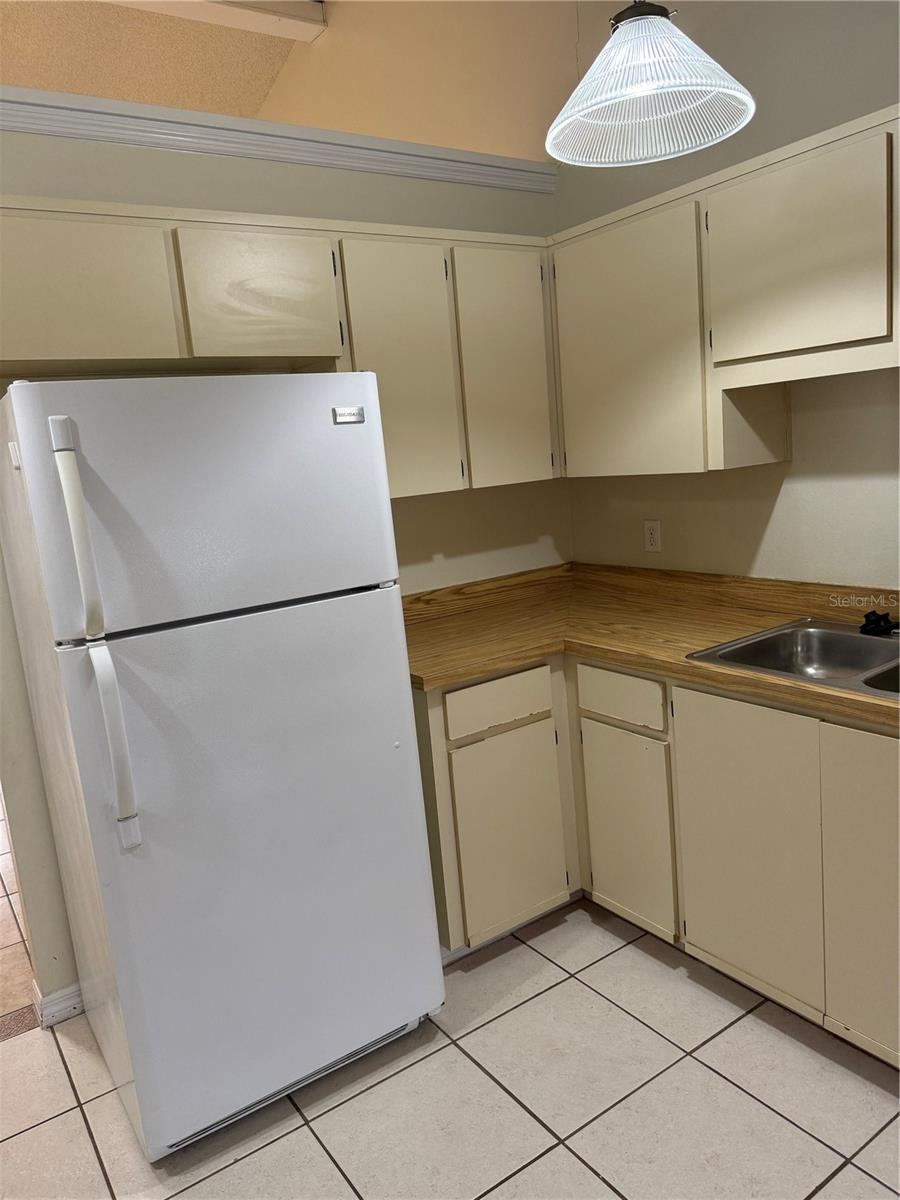 Image 17 of 40 For 407 Douglas Way 66
