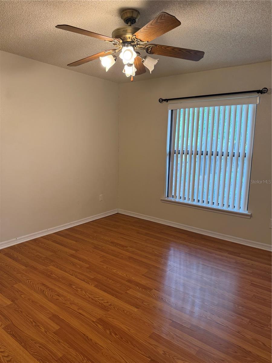 Image 27 of 40 For 407 Douglas Way 66