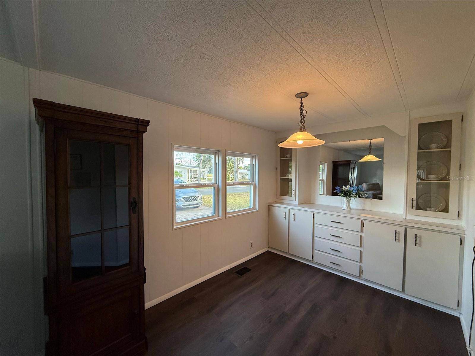 Image 10 of 40 For 27 Bobwhite Road