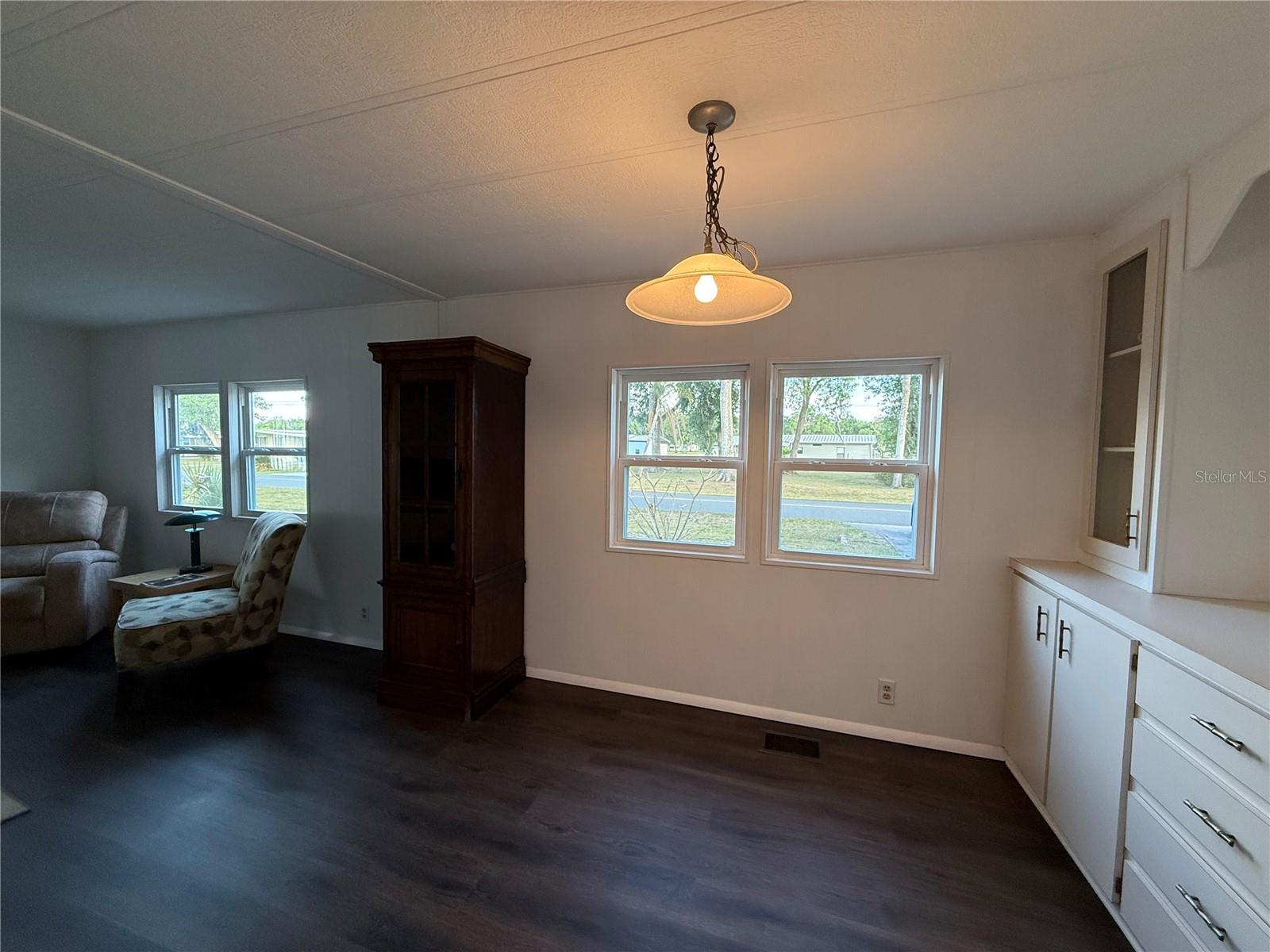 Image 11 of 40 For 27 Bobwhite Road