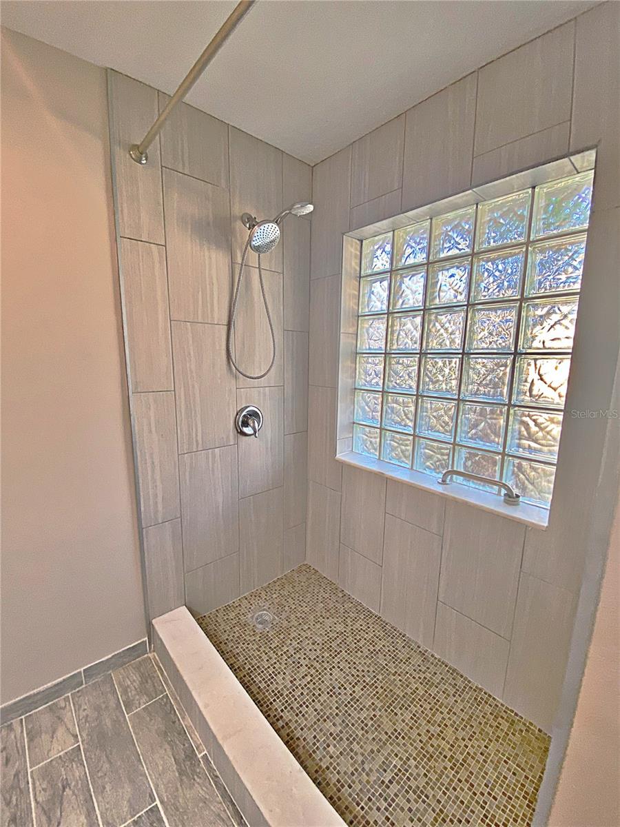 Image 13 of 21 For 16834 Rockwell Heights Lane